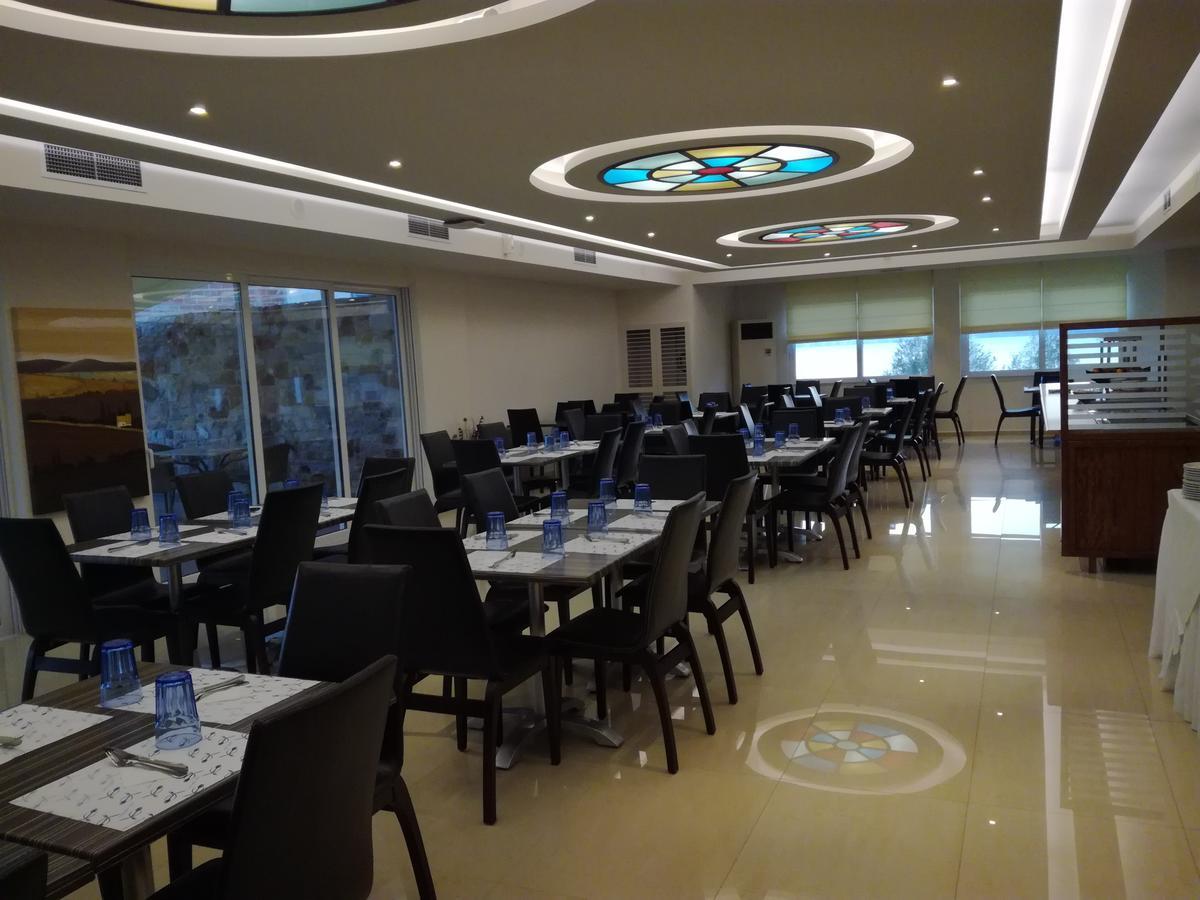 Junior Hotel Iria Luaran gambar
