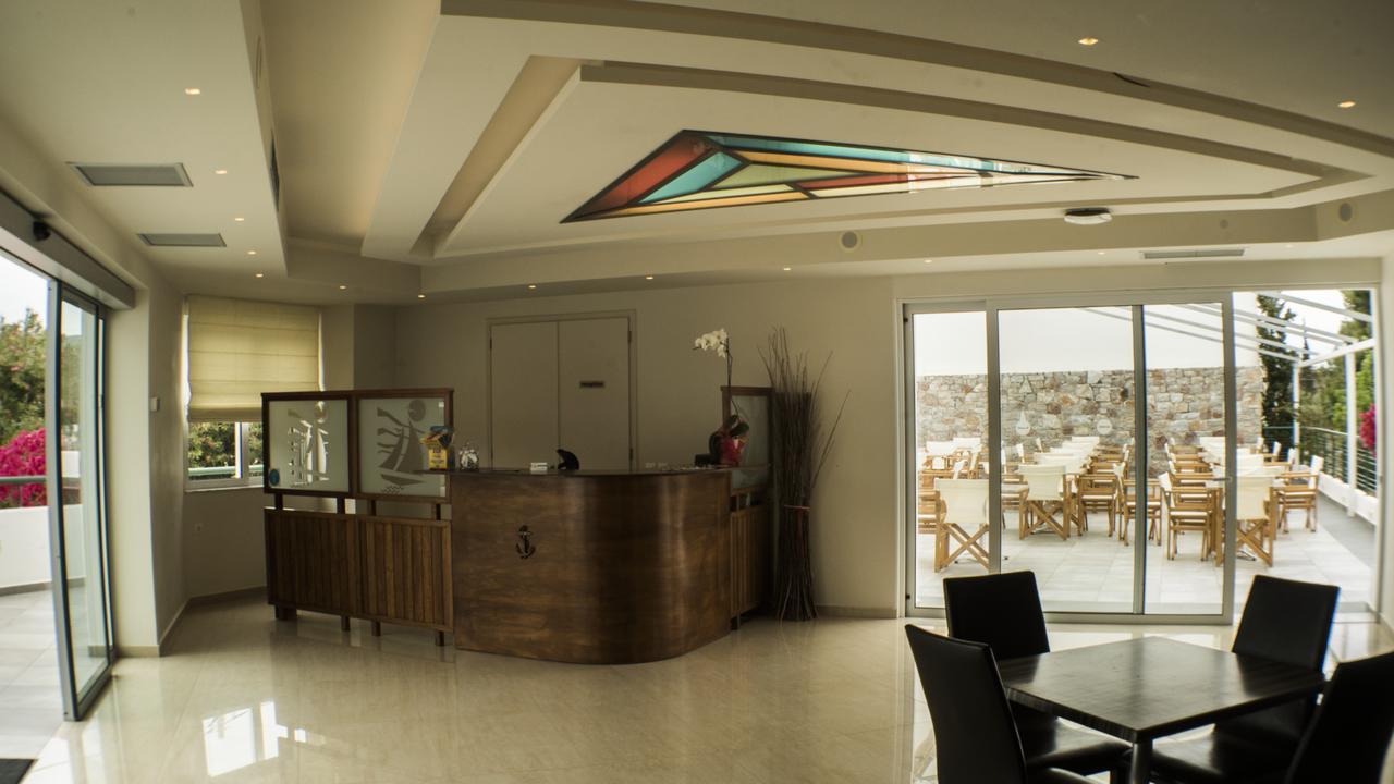 Junior Hotel Iria Luaran gambar