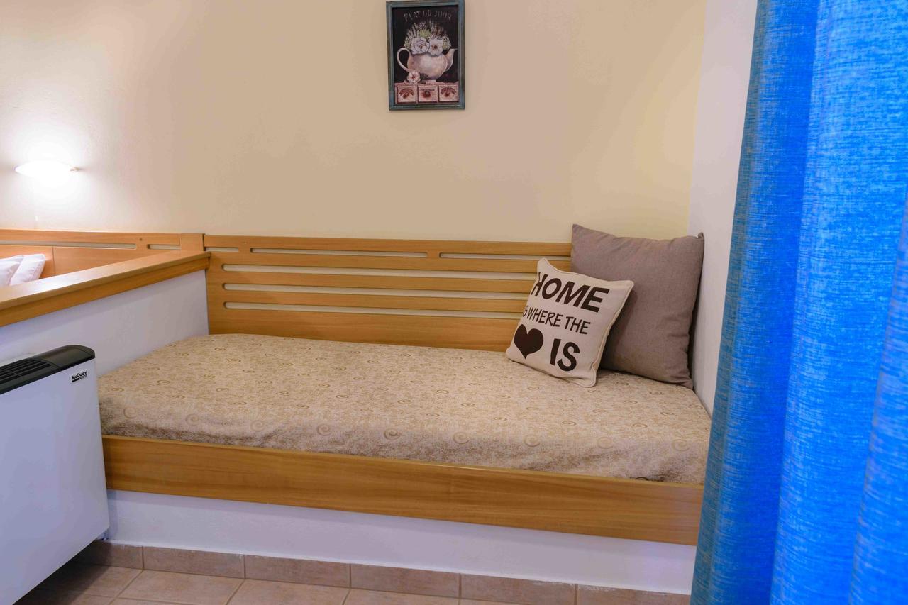 Junior Hotel Iria Luaran gambar