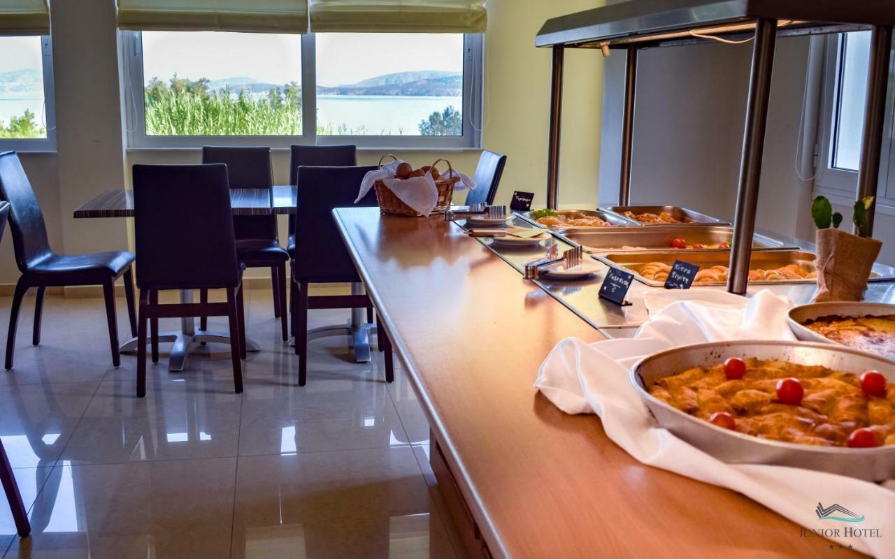 Junior Hotel Iria Luaran gambar