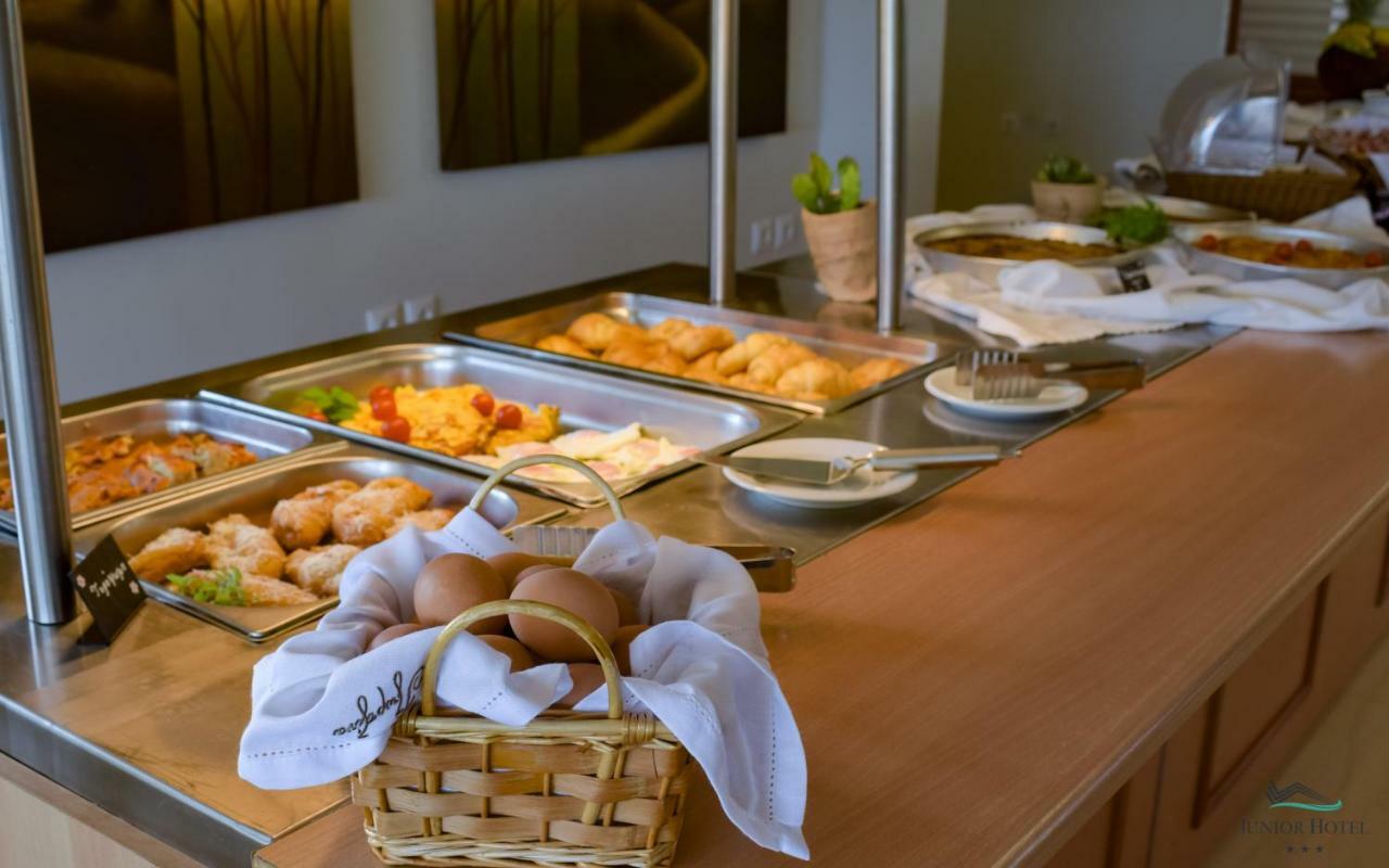Junior Hotel Iria Luaran gambar