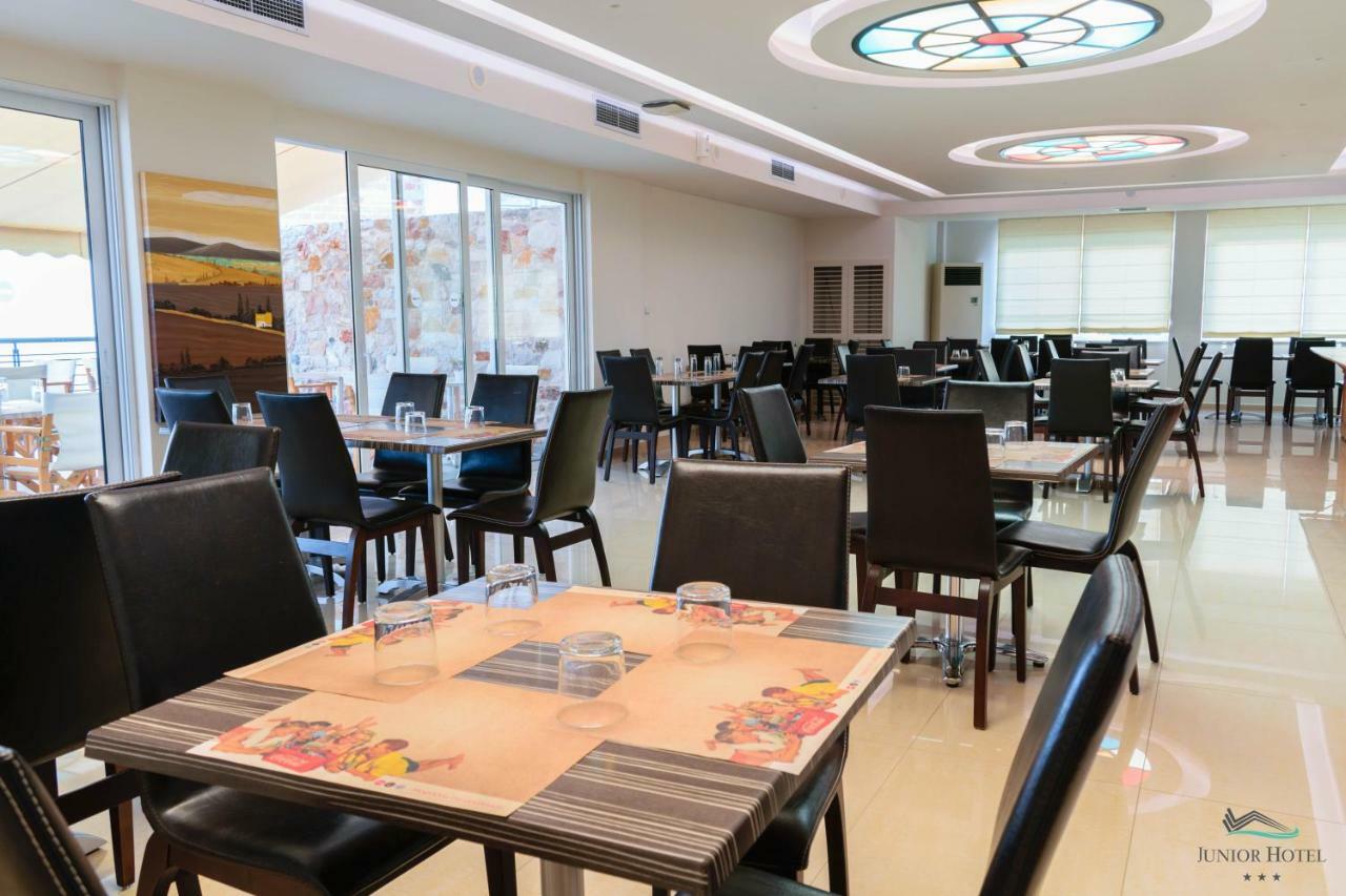 Junior Hotel Iria Luaran gambar